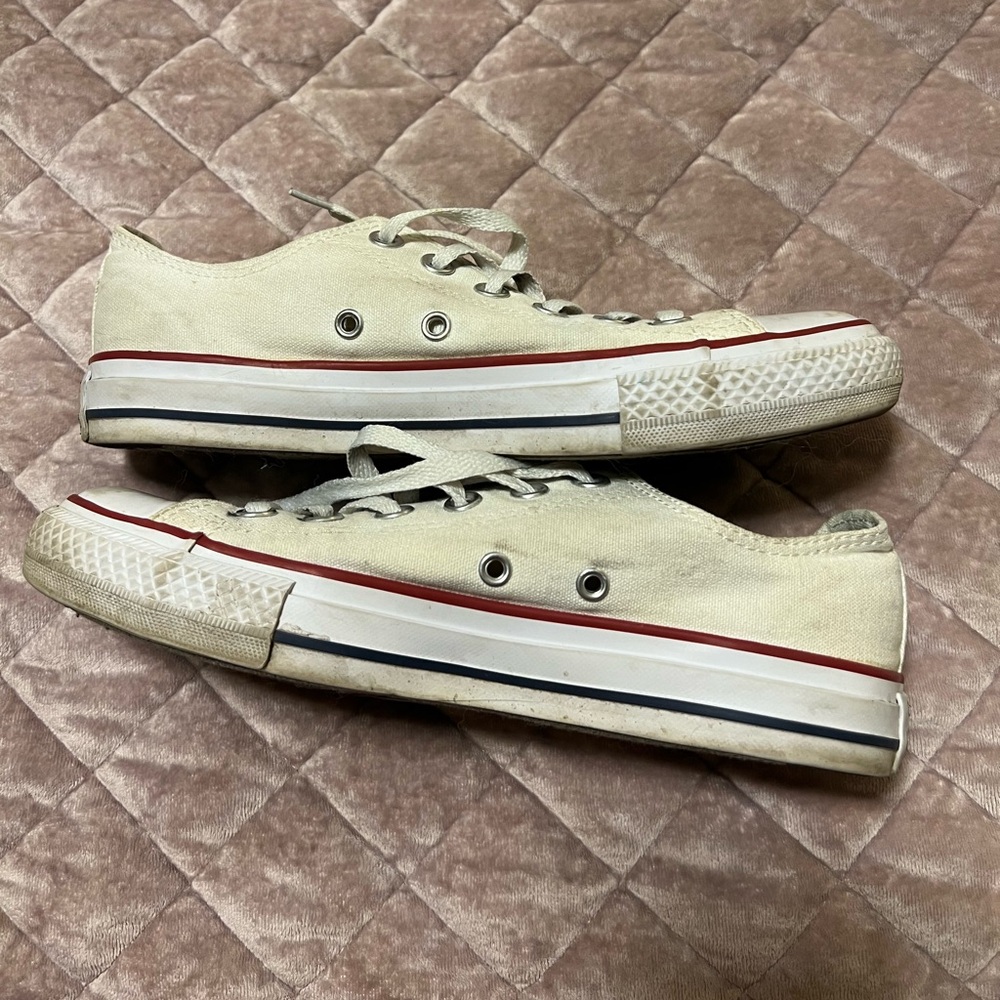 Low Top Converse - Picture 3 of 6